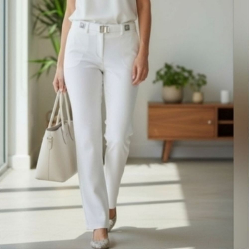 Chic White Trousers with Belt